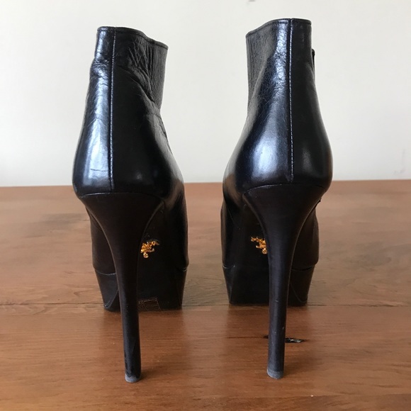 Prada pointed toe platform ankle boots - Picture 3 of 7